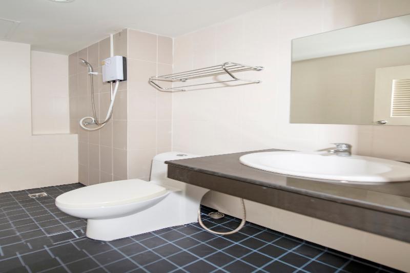 Hotel Oyo 250 July Patong 3*